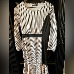 Long sleeve black white size small made by Chic Me